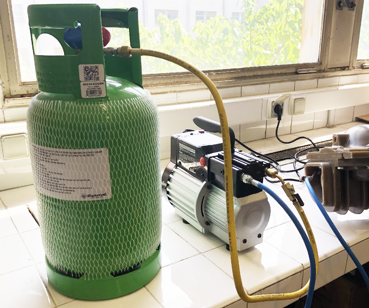 Pompe et Bonbonne de gaz